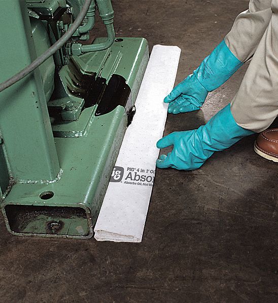 Absorbent Roll Oil-Based Liquids White