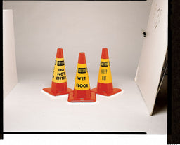 Traffic Cone Collar YW/Blk Keep Out PK6